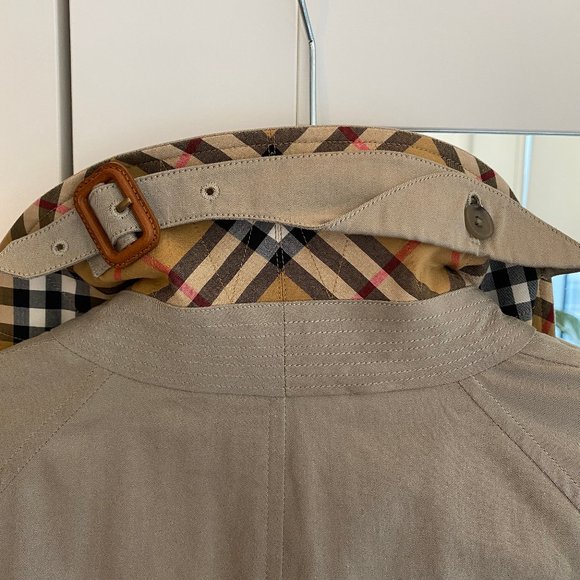 Women's Burberry Camden Car Coat - Picture 5 of 11